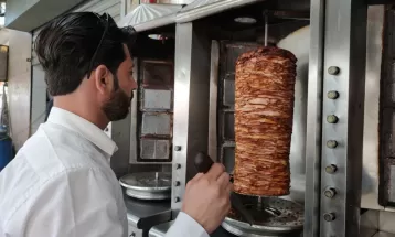 وزارة الاقتصاد تنظم جولة تفقدية على مطاعم الشاورما في محافظة خانيونس